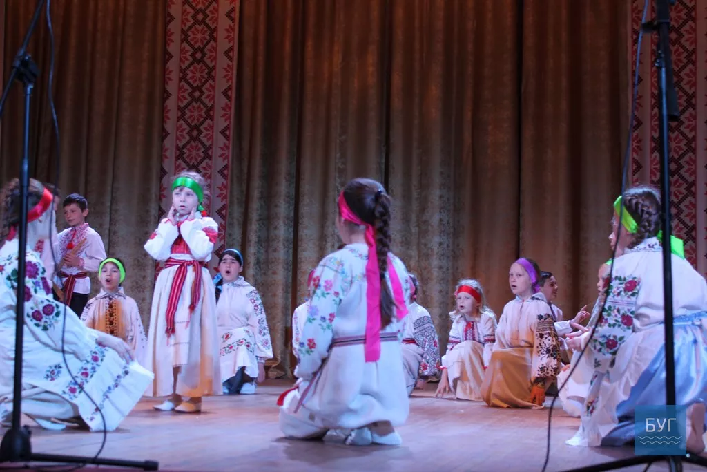 В Іваничах відбувся конкурс-огляд художньої самодіяльності "Дитинства веселковий світ" 14