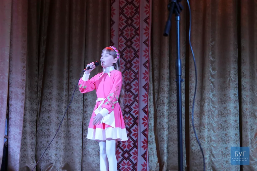 В Іваничах відбувся конкурс-огляд художньої самодіяльності "Дитинства веселковий світ" 16