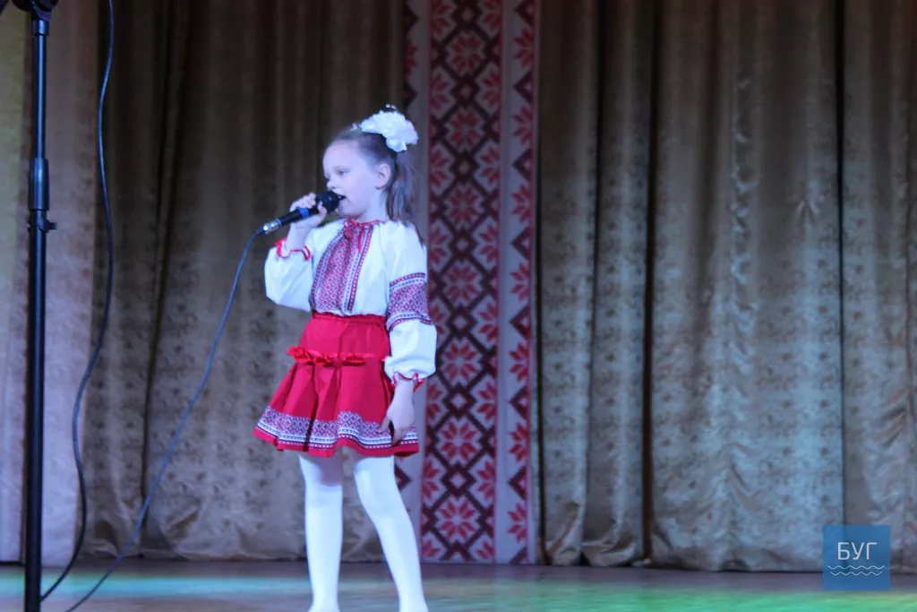 В Іваничах відбувся конкурс-огляд художньої самодіяльності "Дитинства веселковий світ" 27