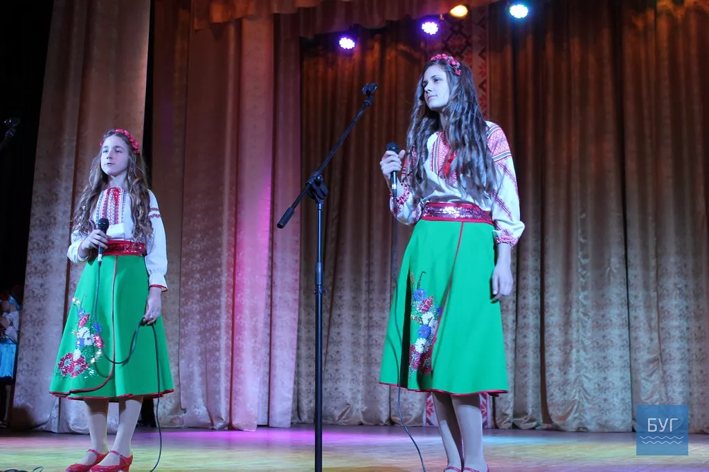 В Іваничах відбувся конкурс-огляд художньої самодіяльності "Дитинства веселковий світ" 30