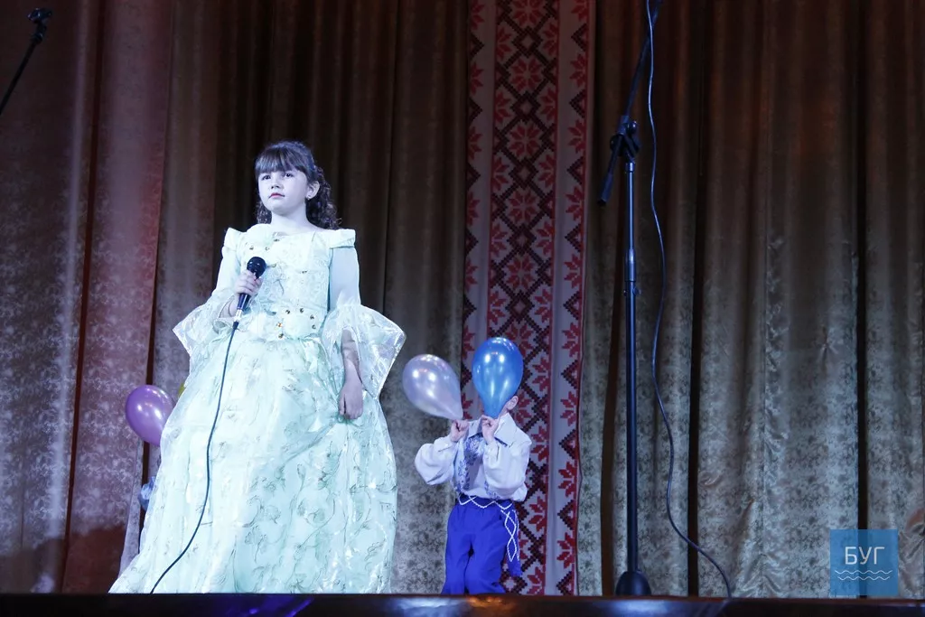 В Іваничах відбувся конкурс-огляд художньої самодіяльності "Дитинства веселковий світ" 17