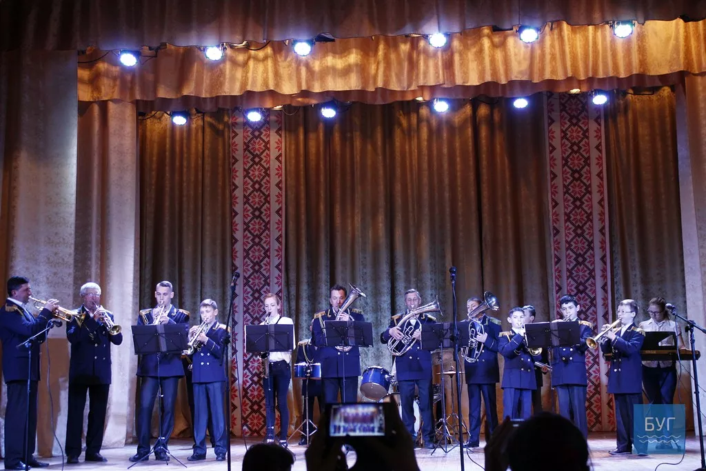 В Іваничах відбувся конкурс-огляд художньої самодіяльності "Дитинства веселковий світ" 19