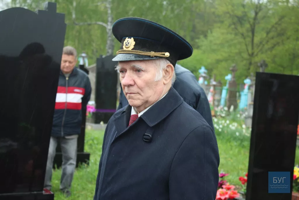 До Дня пам'яті та примирення нововолинські ветерани вшанували своїх побратимів 10