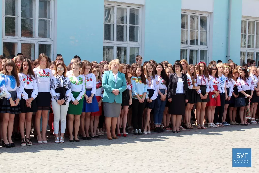 Для випускників Володимир-Волинського педагогічного коледжу продзвенів останній дзвоник 3