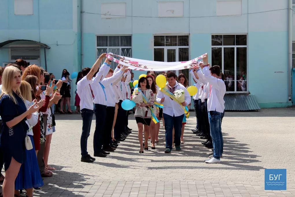 Для випускників Володимир-Волинського педагогічного коледжу продзвенів останній дзвоник 10