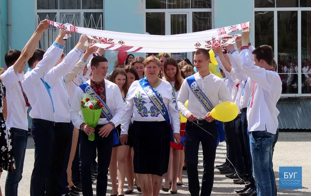 Для випускників Володимир-Волинського педагогічного коледжу продзвенів останній дзвоник 11