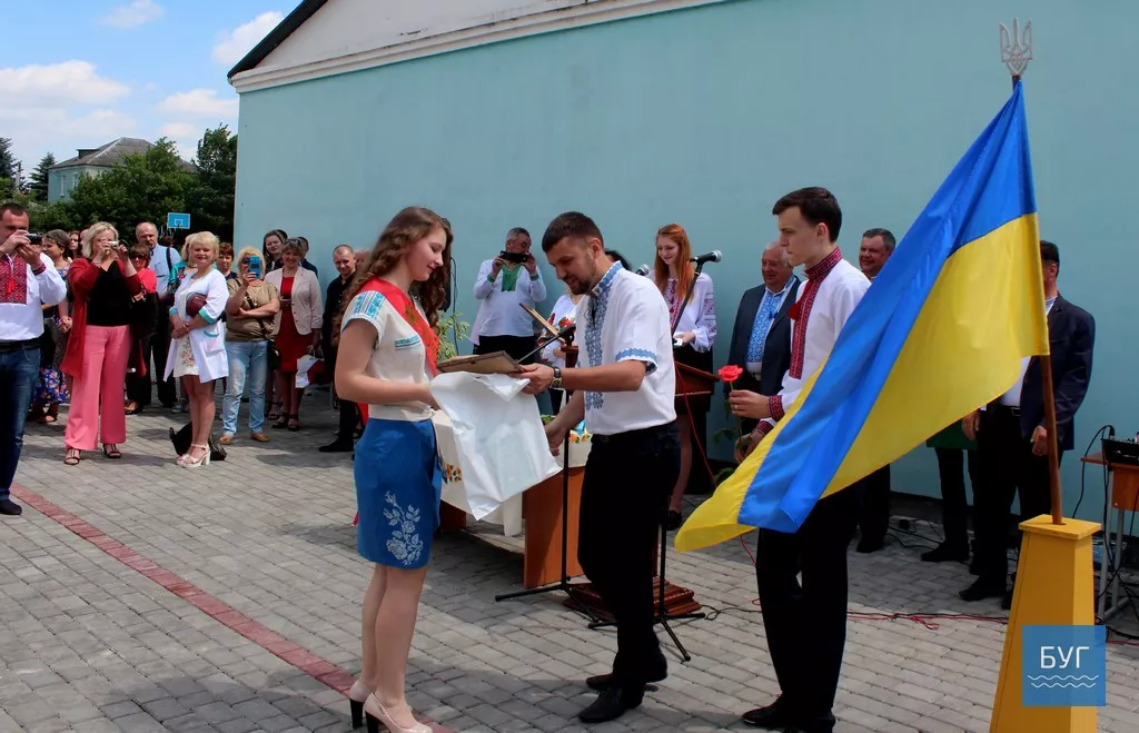 Для випускників Володимир-Волинського педагогічного коледжу продзвенів останній дзвоник 20