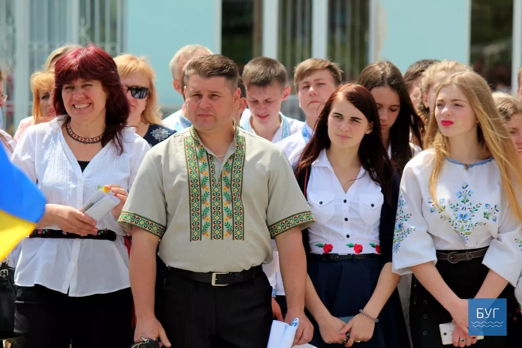 Для випускників Володимир-Волинського педагогічного коледжу продзвенів останній дзвоник 32