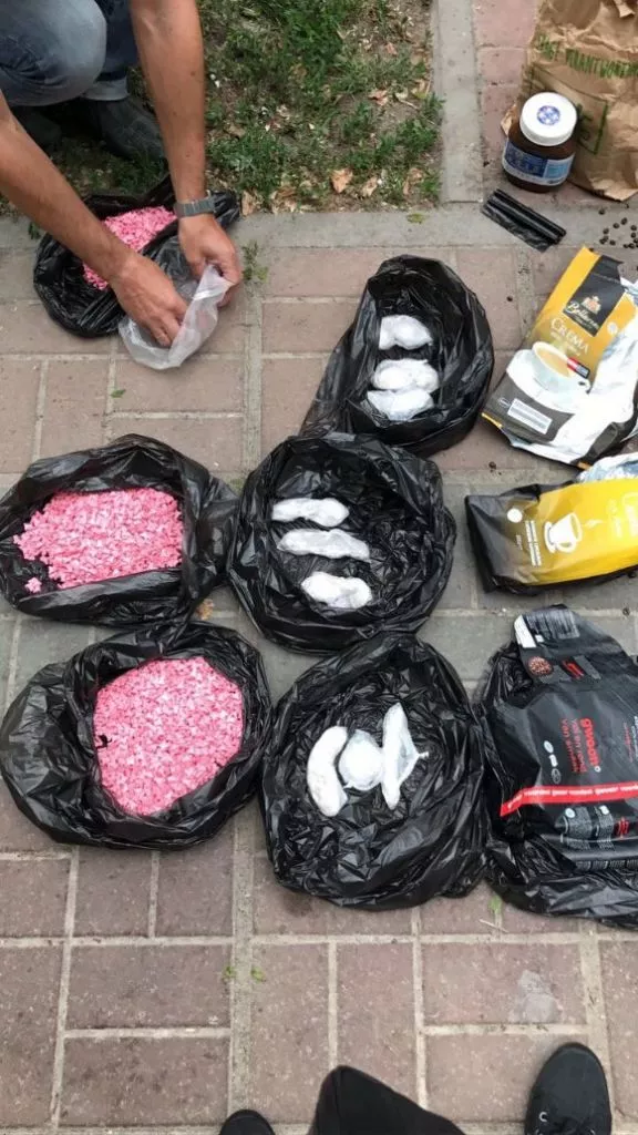 СБУшники перекрили канал поставок наркотиків з Європи, який пролягав через «Ягодин» 4