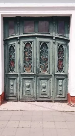 Старовинні двері планують відреставрувати у Луцьку 3