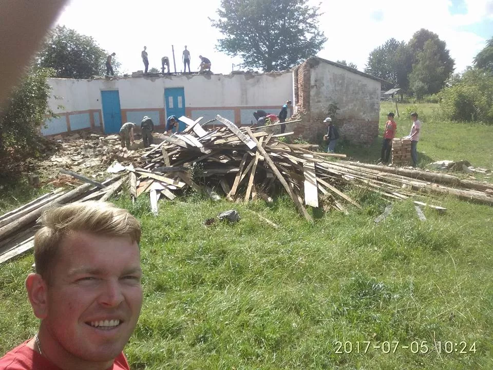 В селищі Чесний Хрест молодь створюватиме клуб та тренажерний зал 4