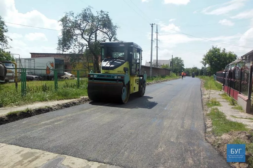 Ще на одній вулиці у Володимирі-Волинському - новий асфальт 4