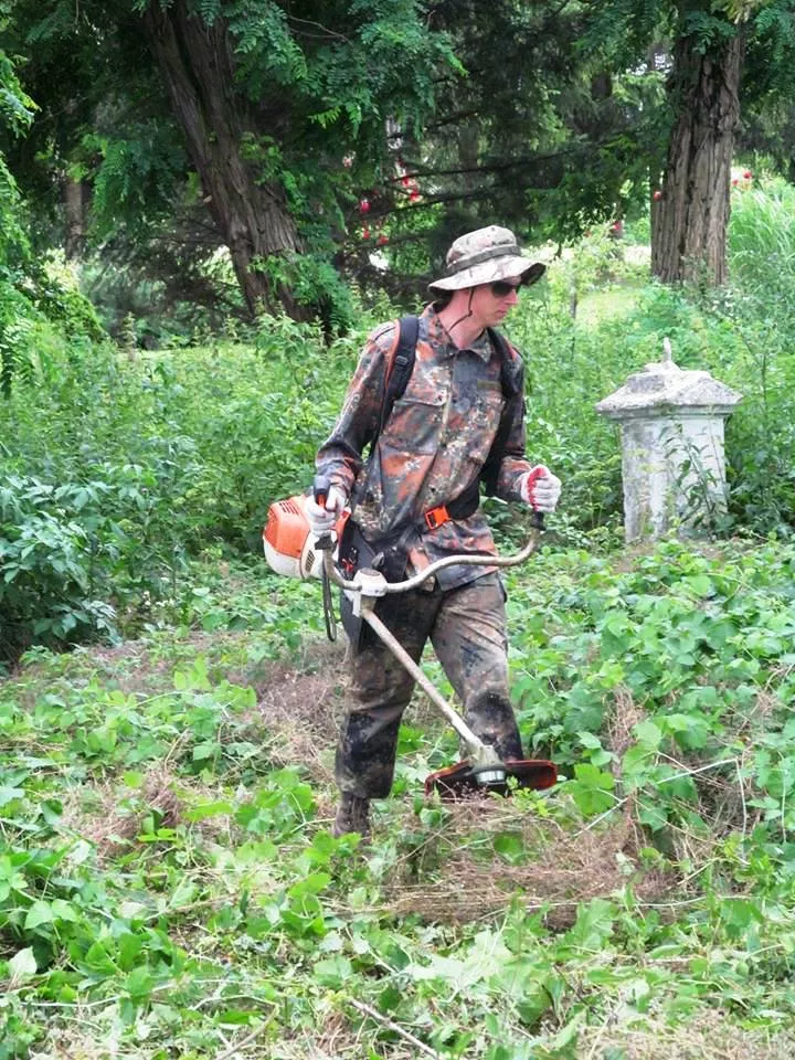 Волинська молодь продовжує відновлювати українські поховання у Польщі 3