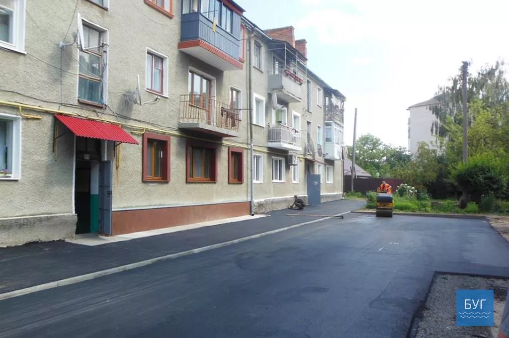 Ще на одній вулиці у Володимирі-Волинському - новий асфальт 5