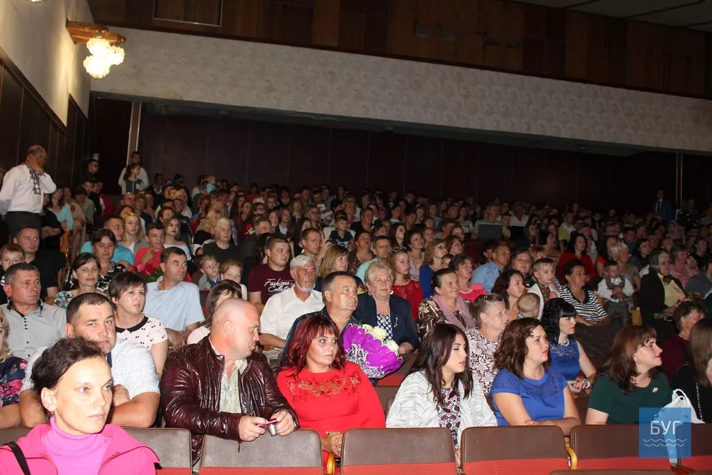 Урочисто і тепло відсвяткували випускний у школі-гімназії №1 в Іваничах 2