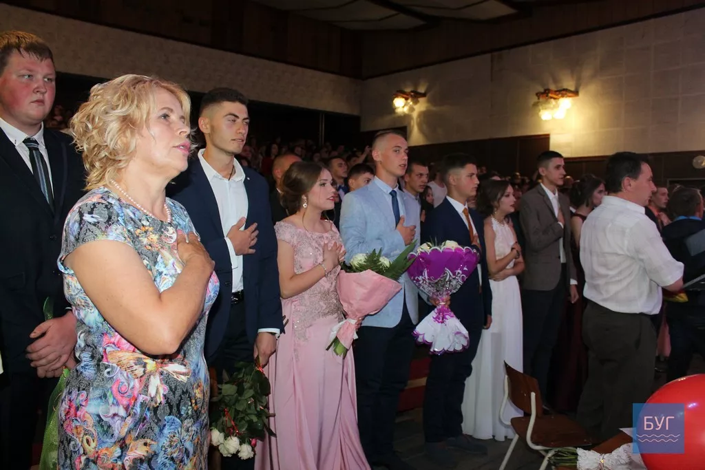 Урочисто і тепло відсвяткували випускний у школі-гімназії №1 в Іваничах 23