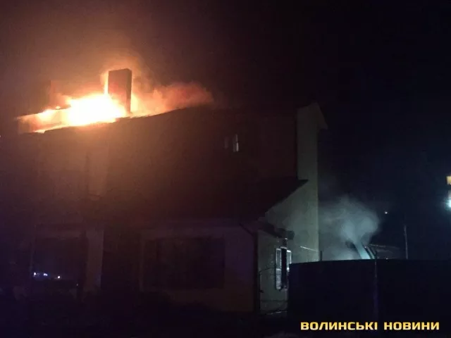 Пожежу в луцькому ресторані Patio di Fiori ліквідовувало 7 спецмашин 4