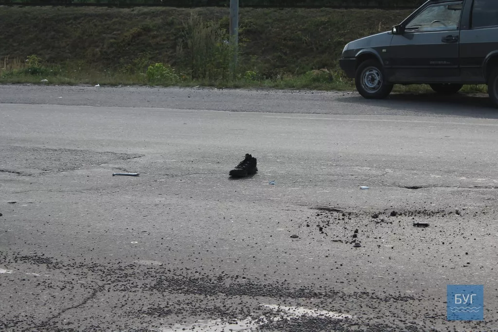 Смертельна ДТП у Нововолинську: бус збив мотоцикліста 4