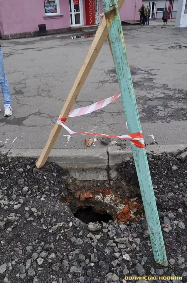 У Володимирі-Волинському під міжнародною трасою виявили давній підвал 2