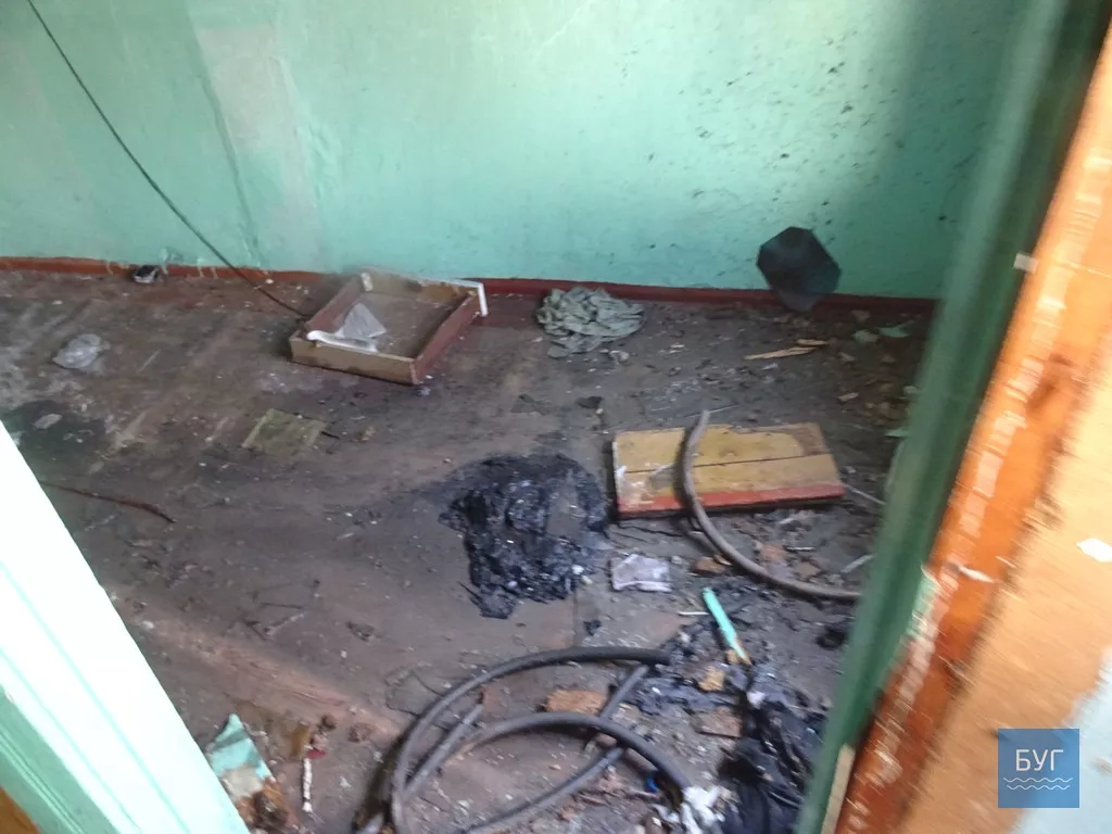 В Іваничах підпалили два приміщення старої лікарні 4