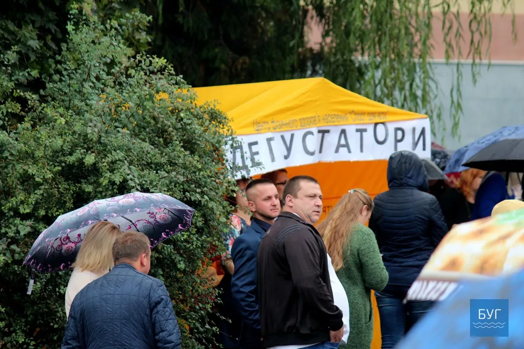 Гастрономічний фестиваль "Смаковиця по-володимирськи" гуляють у Володимирі-Волинському 4