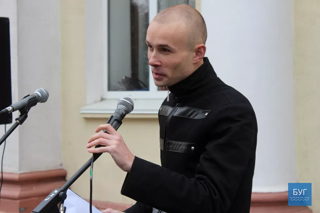 На "Поетичному асорті" у Володимирі-Волинському звучали вірші під відкритим небом 10