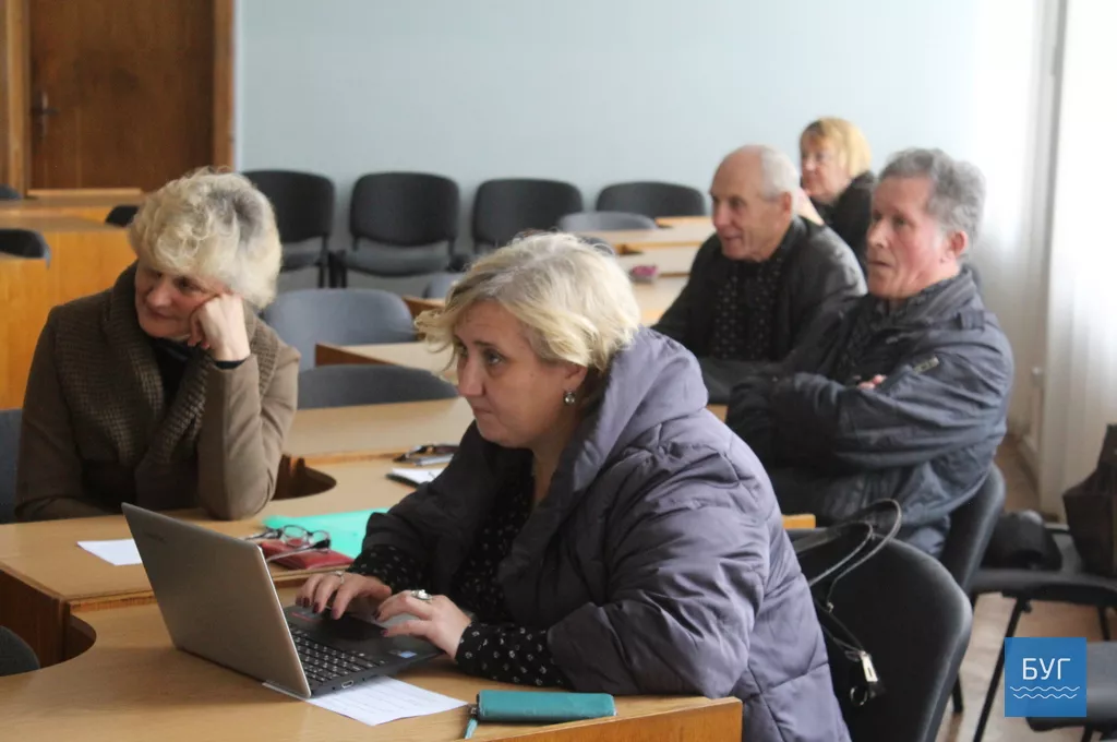 Повернути пам'ятнку дошку, знявши комуністичні символи - рішення Володимир-Волинської громадської ради 2