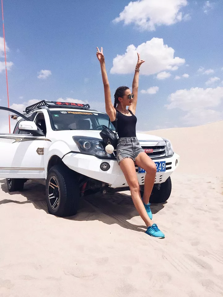 "Кожен день - це нові можливості, перемоги і звершення", - переконана модель Єлизавета Денисовець, яка реалізовує свої мрії в Китаї 23