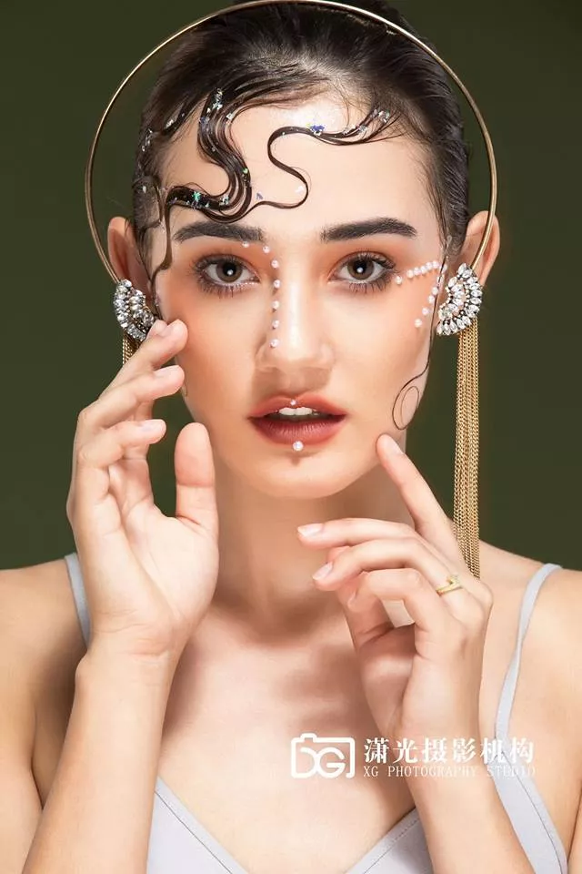 "Кожен день - це нові можливості, перемоги і звершення", - переконана модель Єлизавета Денисовець, яка реалізовує свої мрії в Китаї 24