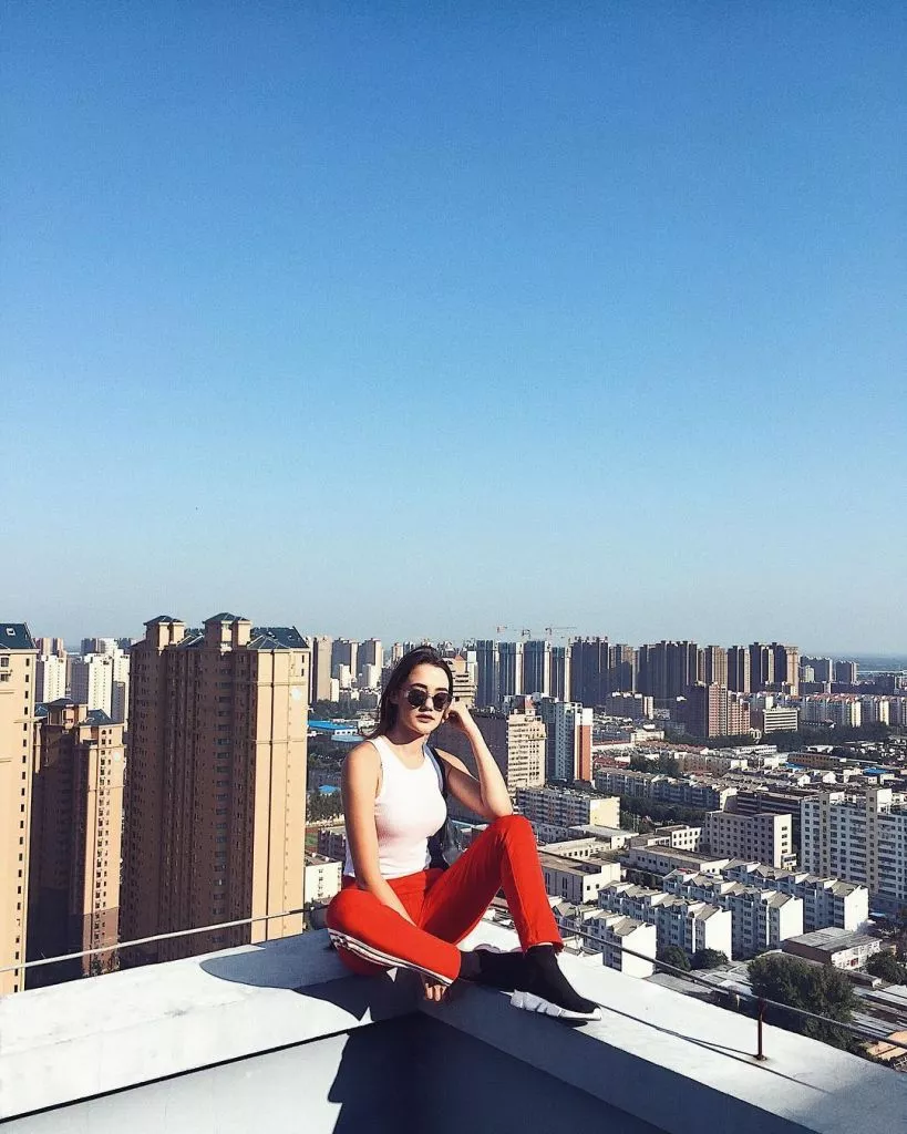 "Кожен день - це нові можливості, перемоги і звершення", - переконана модель Єлизавета Денисовець, яка реалізовує свої мрії в Китаї 10