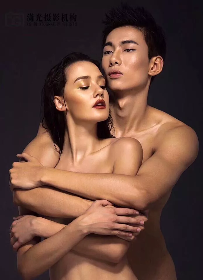 "Кожен день - це нові можливості, перемоги і звершення", - переконана модель Єлизавета Денисовець, яка реалізовує свої мрії в Китаї 15