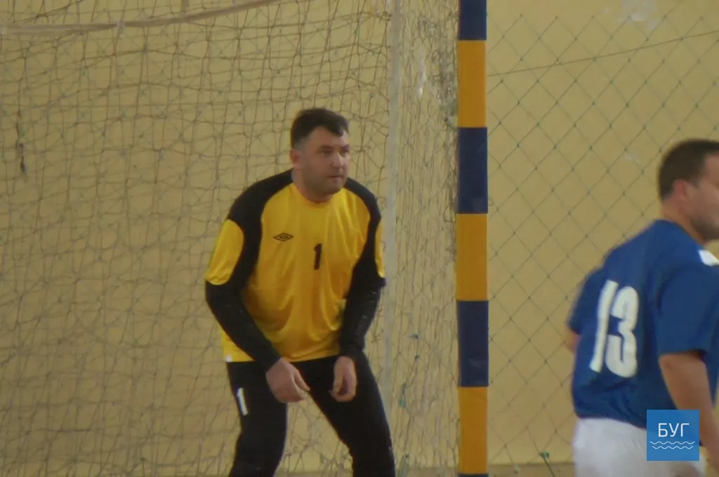 У Володимирі-Волинському військові та правоохоронці грали у футзал 3