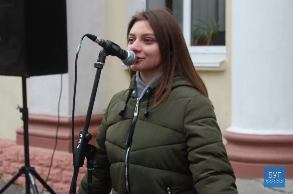 На "Поетичному асорті" у Володимирі-Волинському звучали вірші під відкритим небом 4