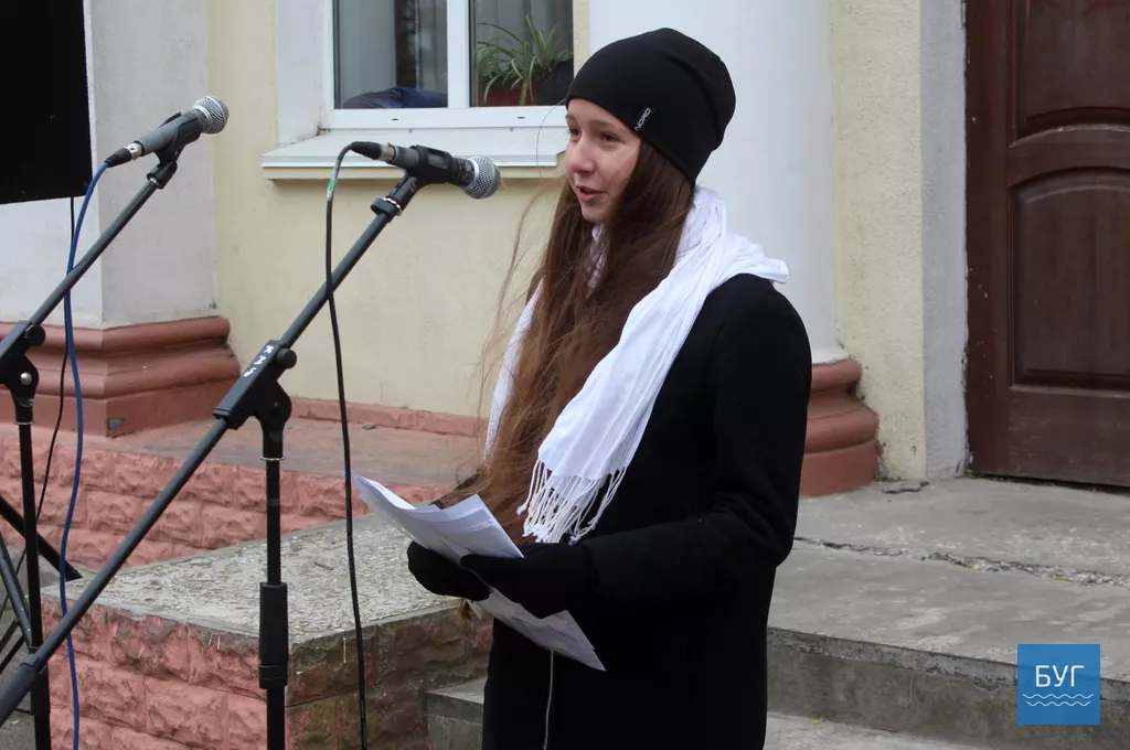 На "Поетичному асорті" у Володимирі-Волинському звучали вірші під відкритим небом 9