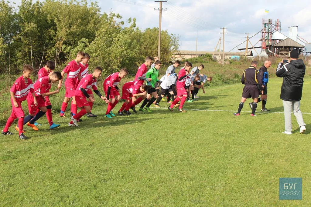 За нову форму футбольна команда Зимного здобула перемогу в другій грі чемпіонату Волині 10