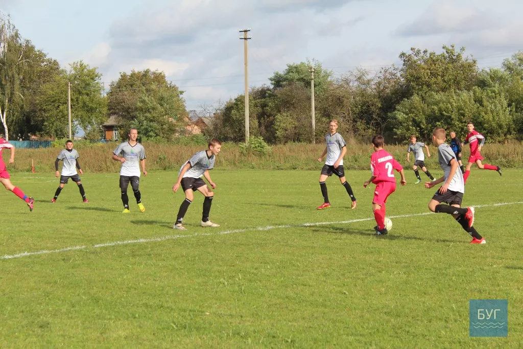 За нову форму футбольна команда Зимного здобула перемогу в другій грі чемпіонату Волині 14