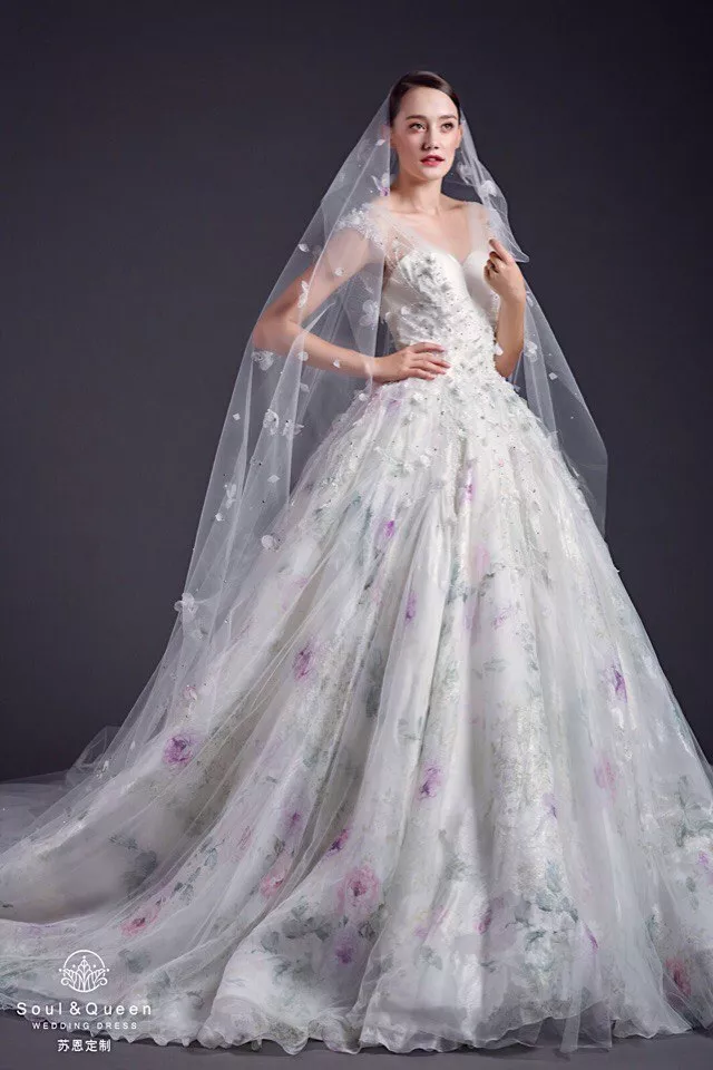 "Кожен день - це нові можливості, перемоги і звершення", - переконана модель Єлизавета Денисовець, яка реалізовує свої мрії в Китаї 14