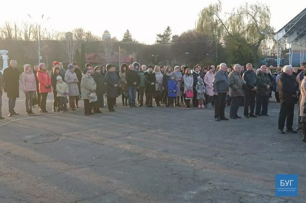 У Володимирі-Волинському вшанували пам'ять жертв голодоморів 3