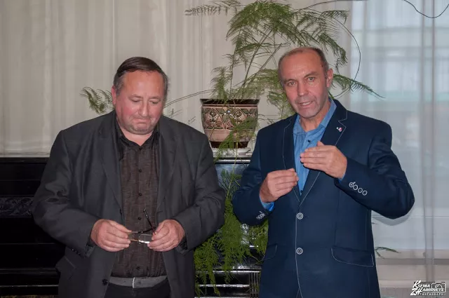 «В словах продовжити буття…» У Нововолинську відбулося поетичне інтерв'ю з поетом Анатолієм Поліщуком 3