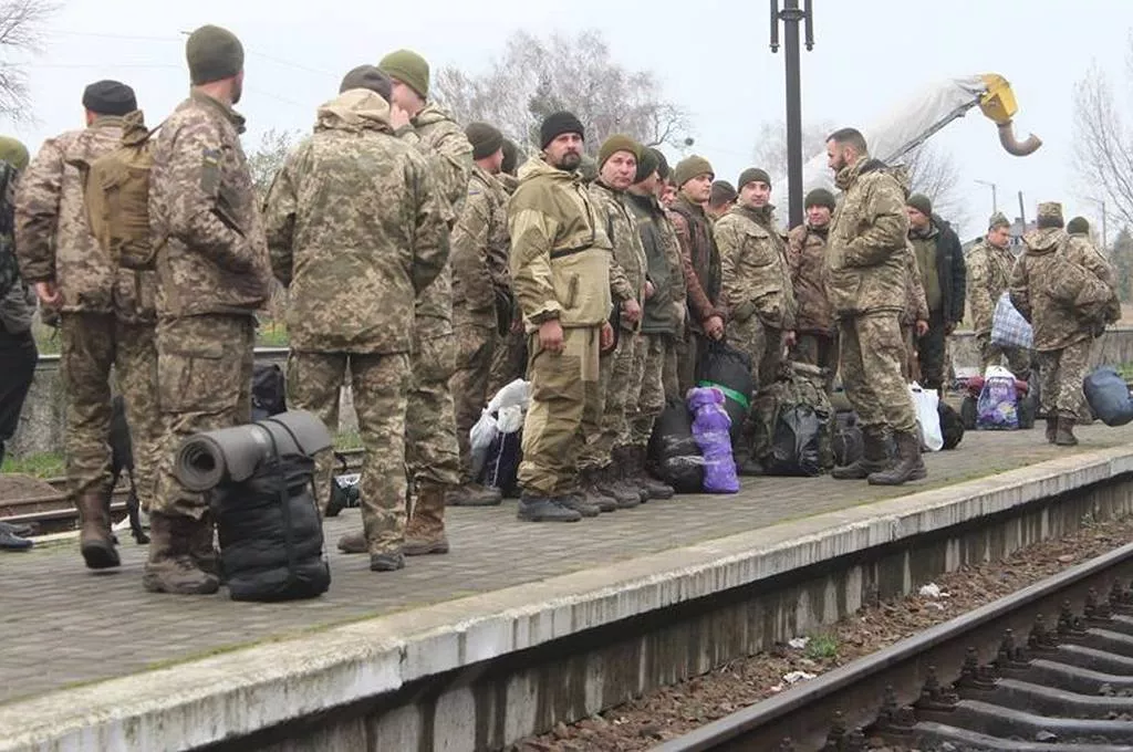 Перші підрозділи 14-ої ОМБр зустріли вдома 4