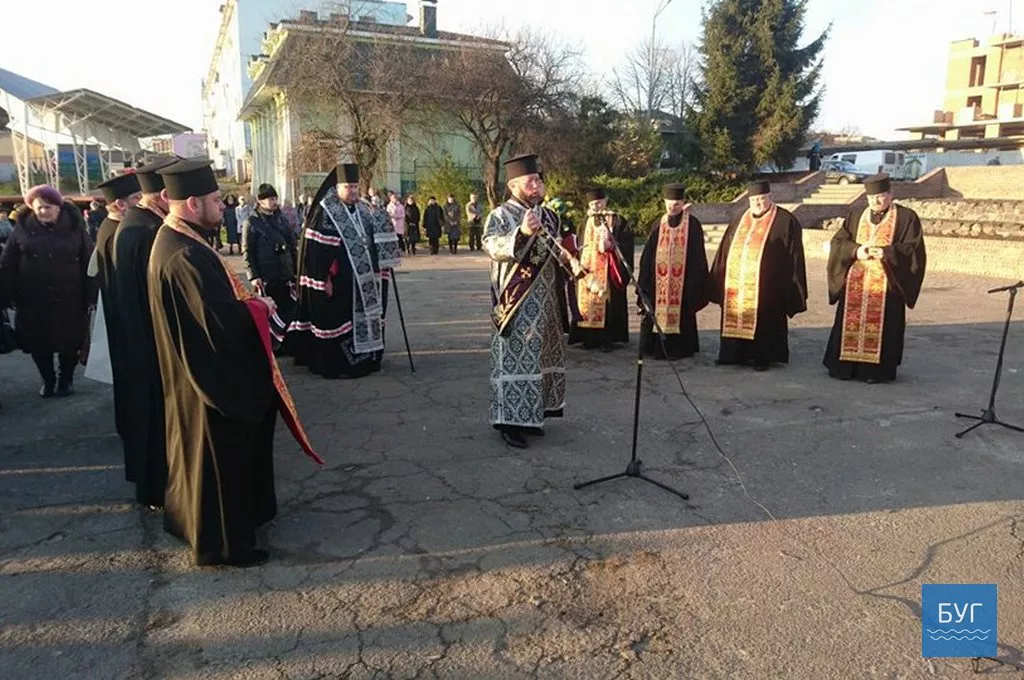 У Володимирі-Волинському вшанували пам'ять жертв голодоморів 7