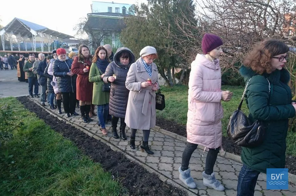 У Володимирі-Волинському вшанували пам'ять жертв голодоморів 8