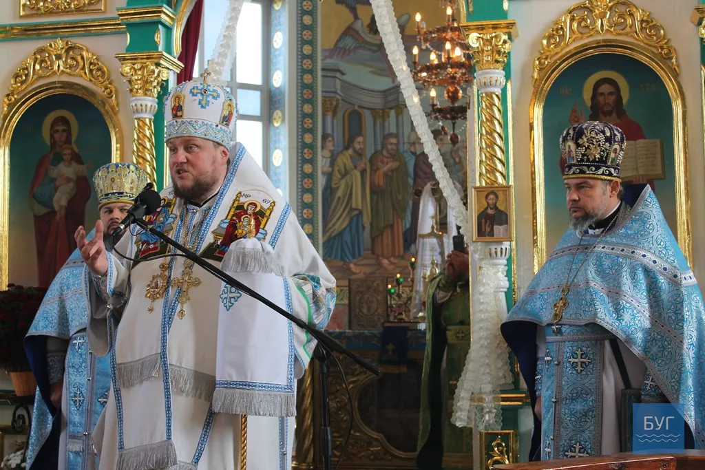 Свято - Покровському храму в Іваничах - 20 років. Відбулася урочиста архієрейська Літургія. 2
