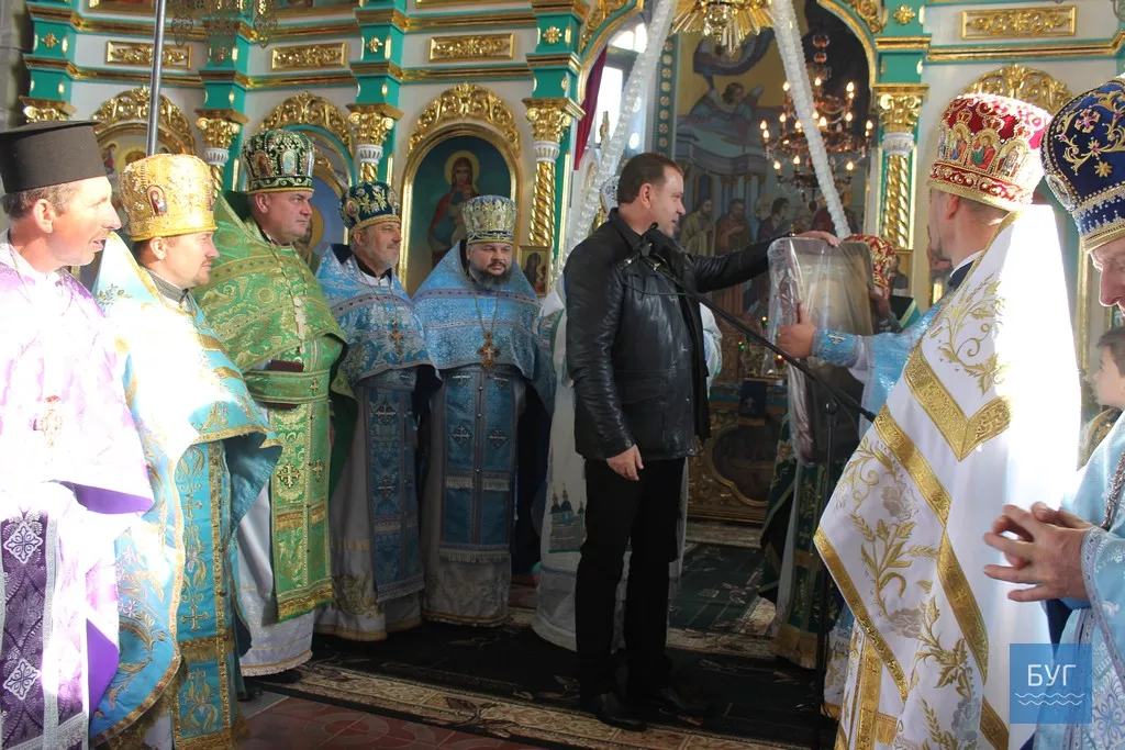 Свято - Покровському храму в Іваничах - 20 років. Відбулася урочиста архієрейська Літургія. 10