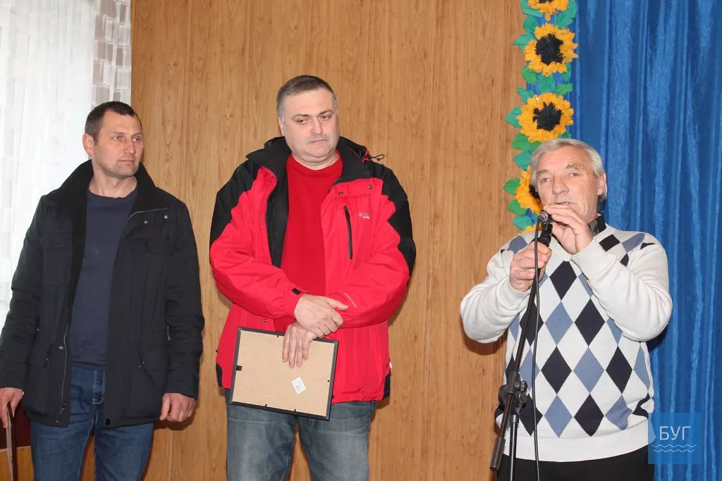 Квіти, подяки і теплі слова вітань дарували працівникам культури в Іваничах з нагоди їх свята 8