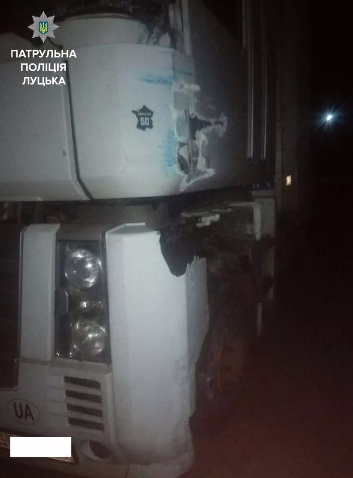 Поблизу Луцька нетверезий водій вантажівки спричинив аварію і втік 3