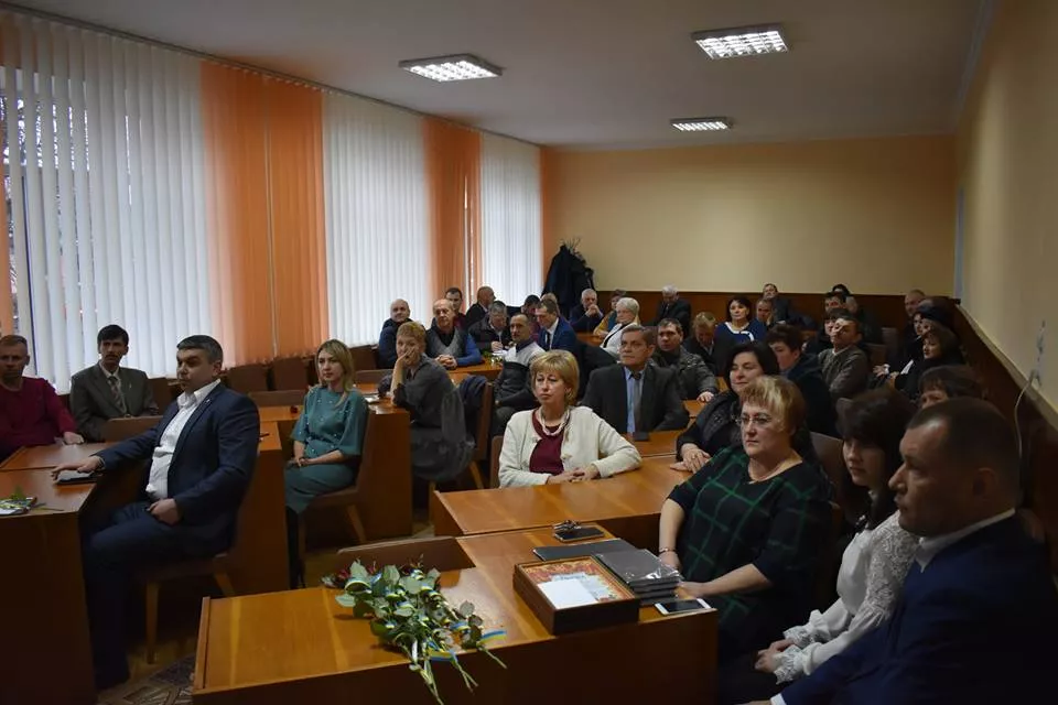 Представників Володимир-Волинської райдержадміністрації привітали з Днем держслужбовця 4