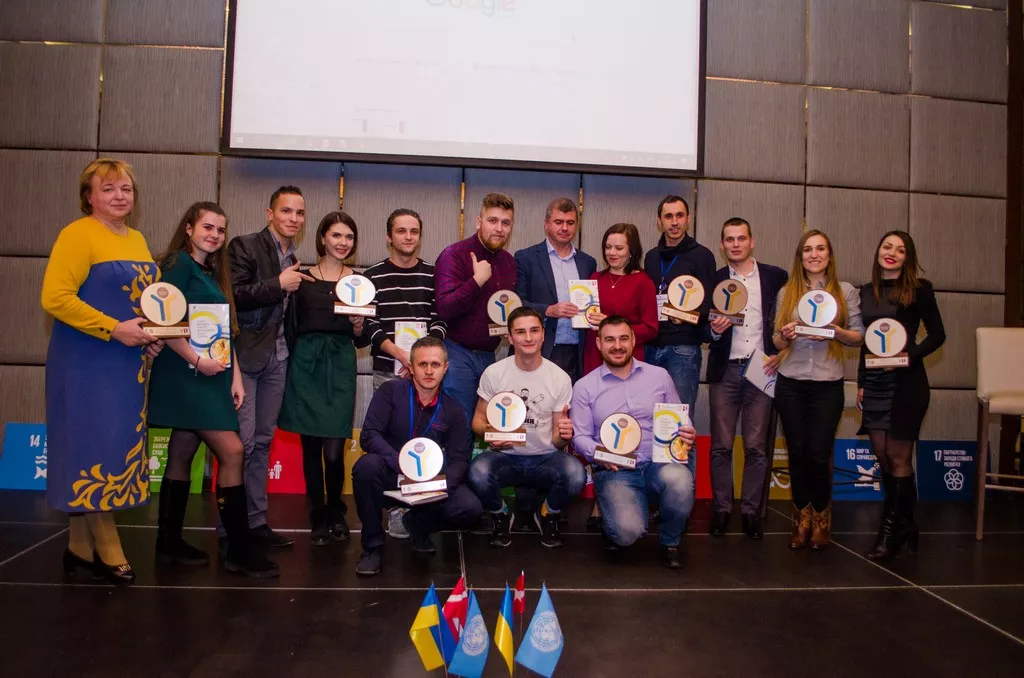 Робота нововолинського молодіжного центру "Нові крила" в десятці кращих молодіжних практик України 7
