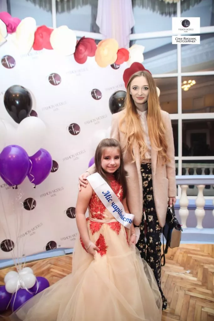 У Нововолинську відбувся конкурс «Міс красуня та Міні-міс красуня 2017» 9