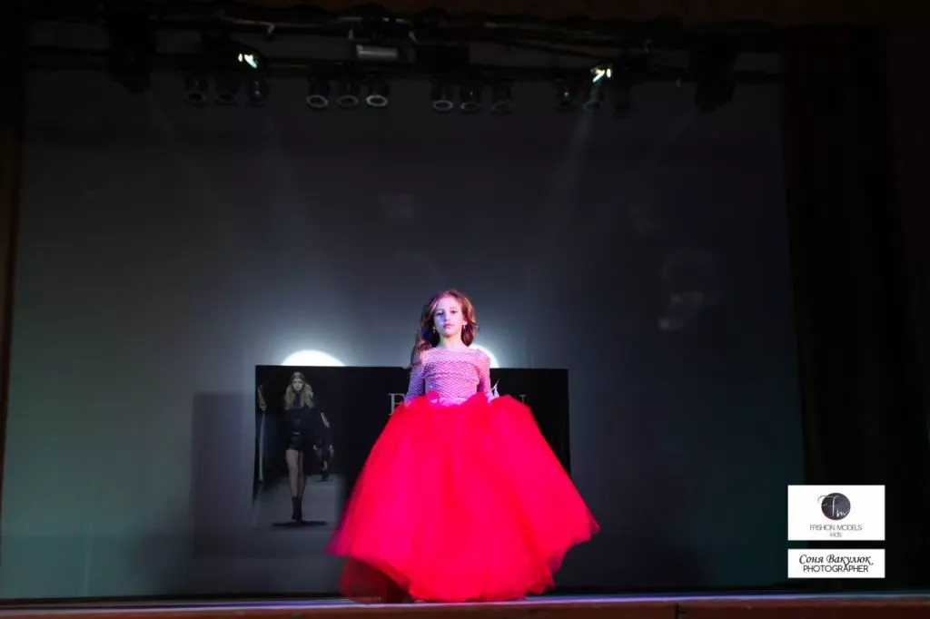 У Нововолинську відбувся конкурс «Міс красуня та Міні-міс красуня 2017» 10